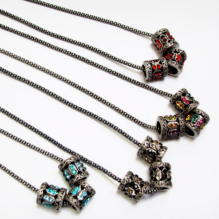Paste necklace with 3 stylish pendants